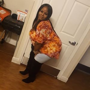 Meet your Posher, Deedee